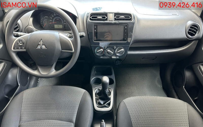Mitsubishi Attrage MT - Nội thất khu vực lái của Mitsubishi Attrage MT 2025