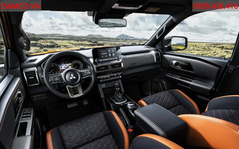 Mitsubishi Triton 2 Cầu Athlete - Triton Athlete nội thất