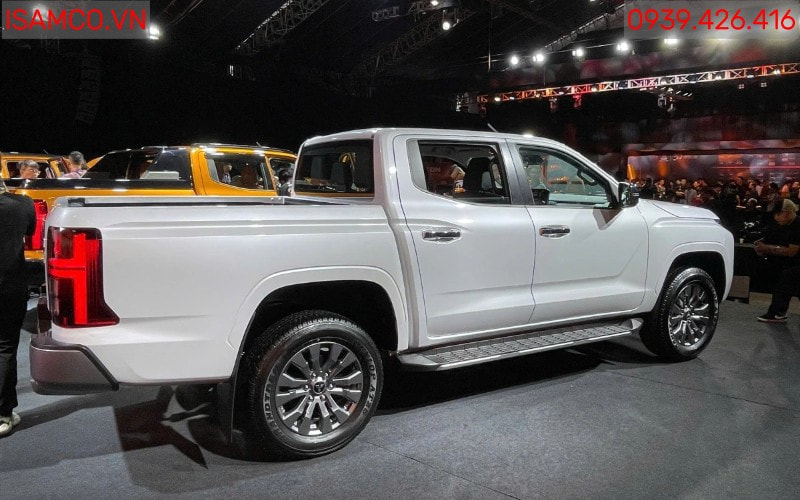 Mitsubishi Triton Premium - Mitsubishi Triton Premium