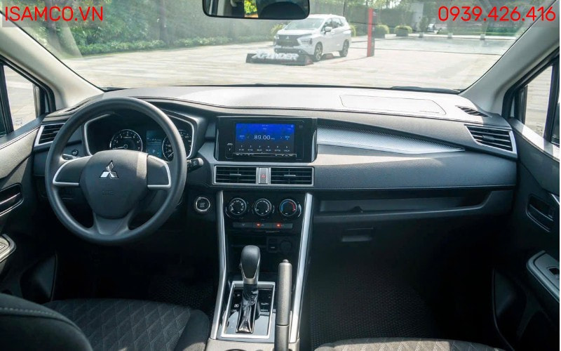 Mitsubishi Xpander AT Eco - khoan lái của Xpander Eco
