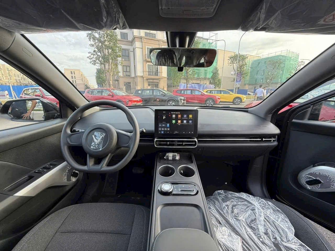 So sánh Xpander và Limo Green chi tiết: Chọn MPV xăng hay điện? - So Sánh Xpander và Limo Green