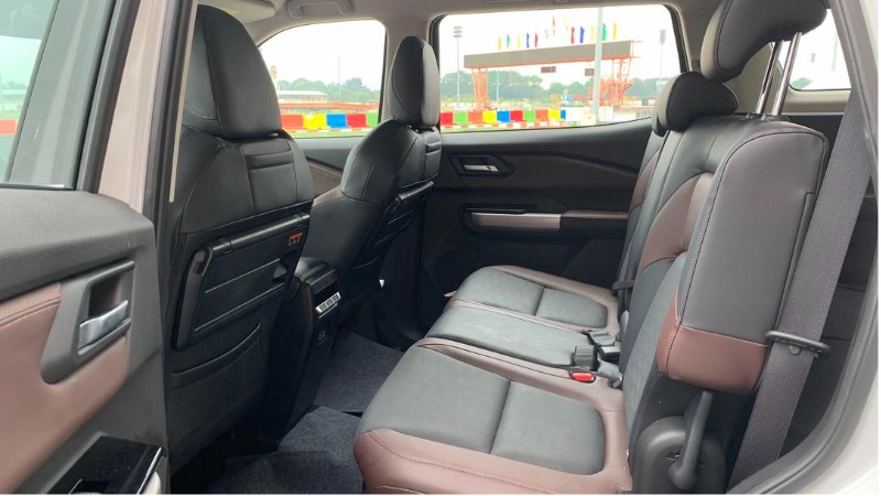 Hang ghe thu 2 Mitsubishi Destinator Ultimate - Ghe da mau Den-Do the thao